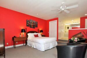 bed and chairs at sonoma county hotel lodging