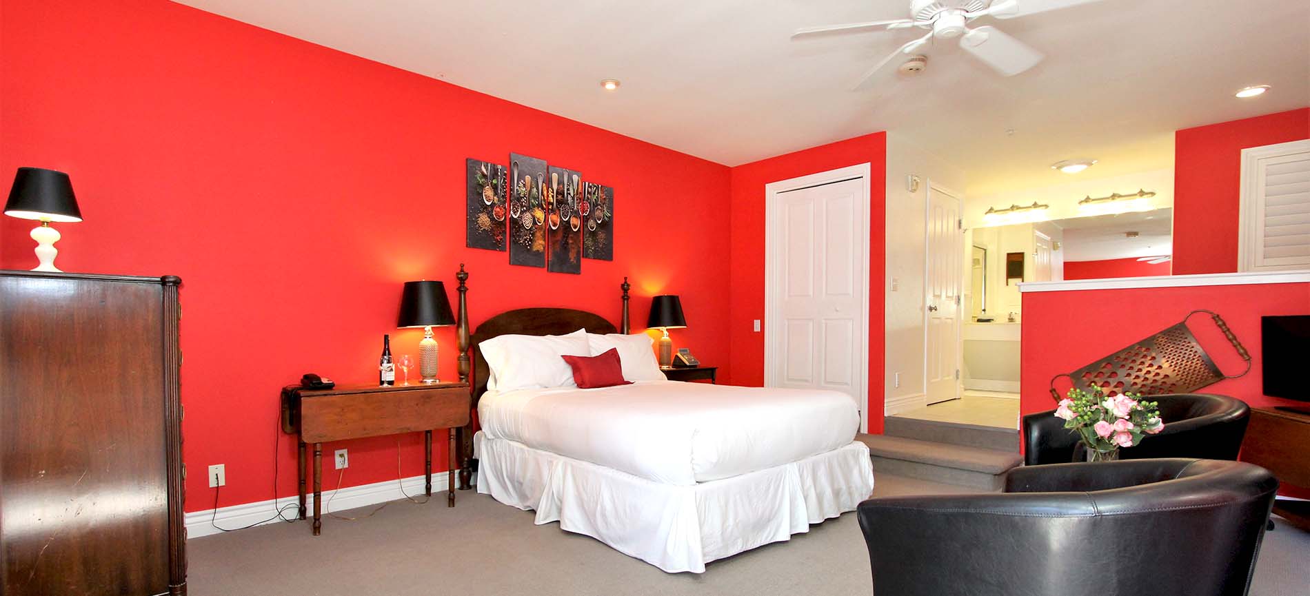 bed and chairs at sonoma county hotel lodging